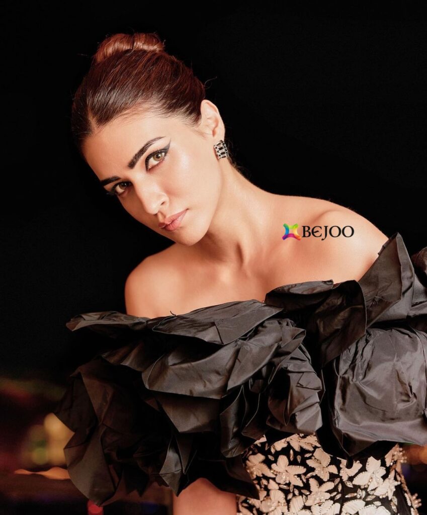 Actress Kriti Sanon Attractive Images & Pics