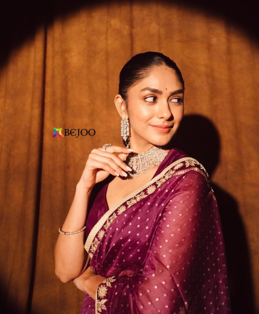 Gorgeous Actress Mrunal Thakur Latest, Photos & Pics