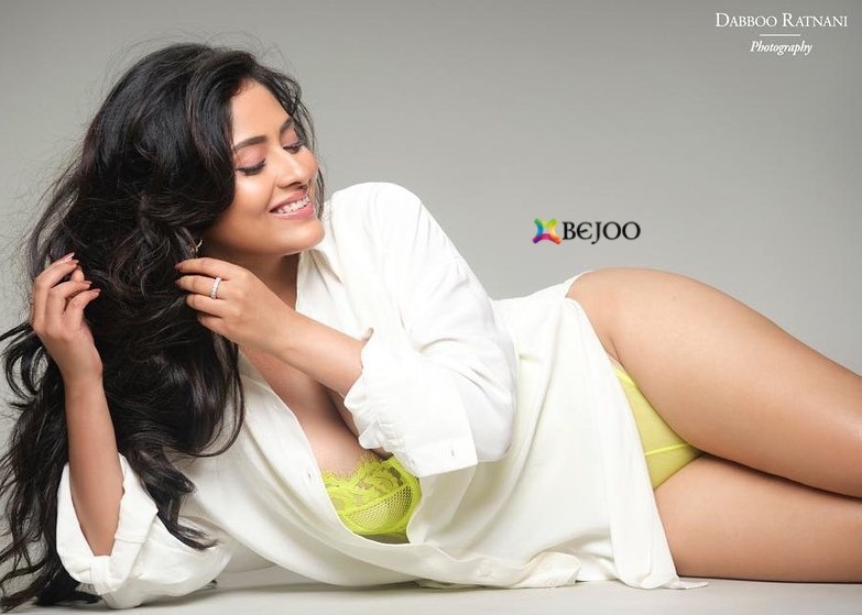 Stunning Actress Sanya Thakur Latest Photos & Images