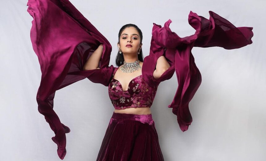 Actress Sreemukhi Latest Photos & 10 Images