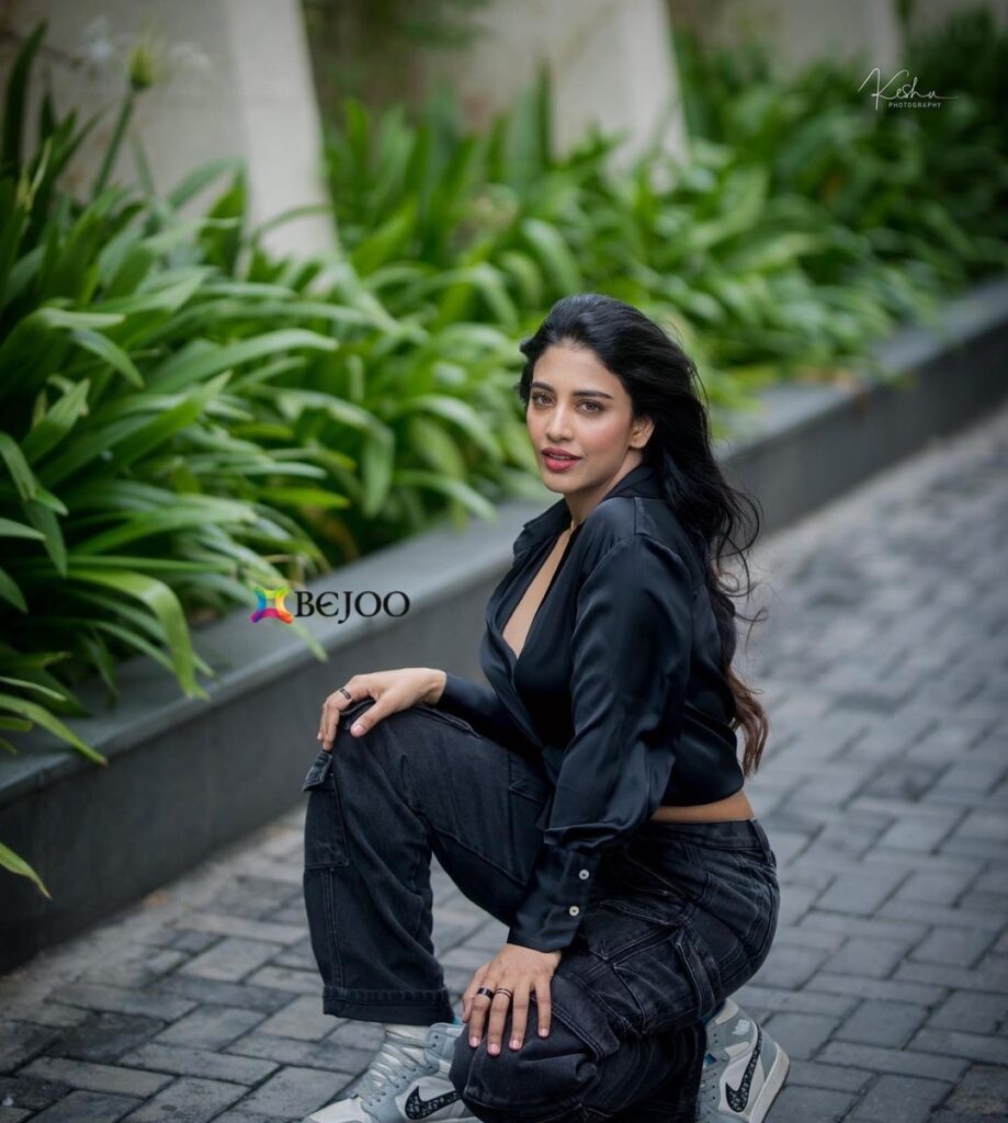 Actress Daksha Nagarkar Instagram 10 Photos