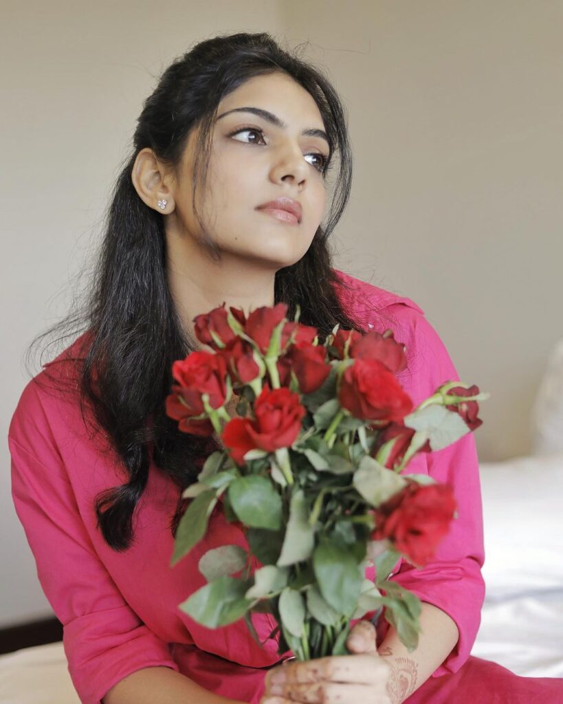 Actress Misha Narang Instagram 10 Photos