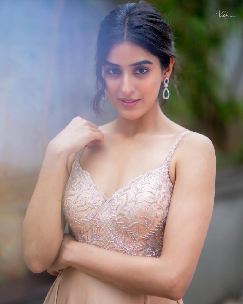 Actress Sakshi Vaidya Instagram Photos