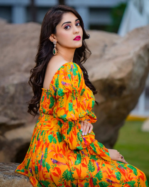 Actress Surbhi Puranik Instagram 10 Photos