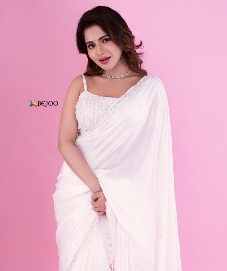 Gorgeous Actress Iswarya Menon Photos