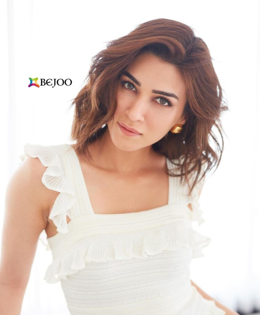 Actress Kriti Sanon Attractive Images & Pics