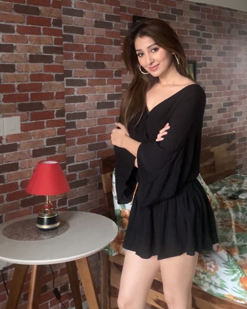 Gorgeous Sahiba Bhasin Instagram Photos